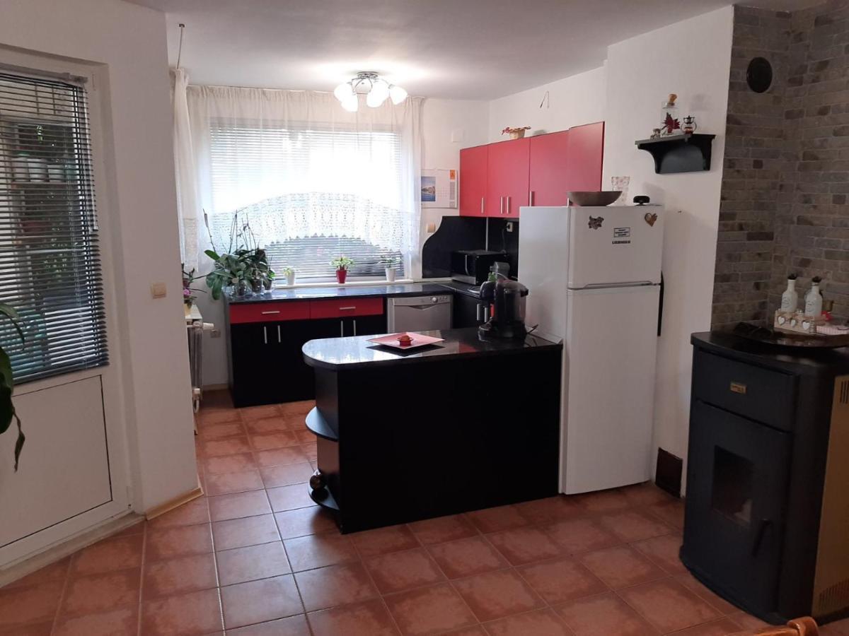 Къща За Гости Градина Aheloy Exterior photo
